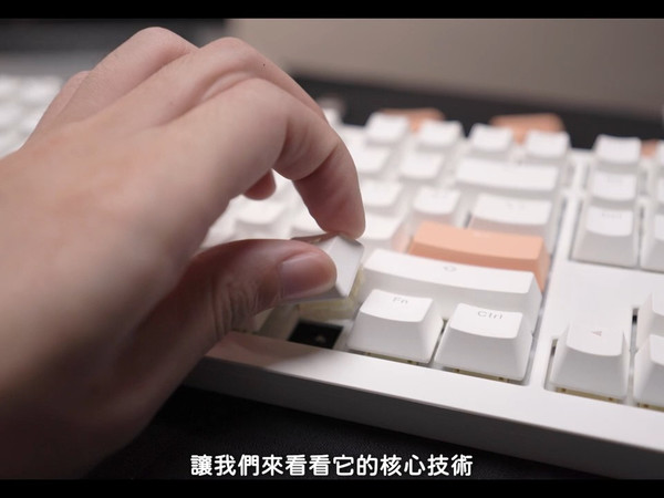 極致的靈敏度！電感軸？！Ducky One x 無線 機械式鍵盤 開箱！