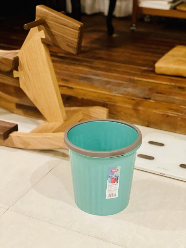 一块八毛买的垃圾桶，质量惊出我的双下巴！