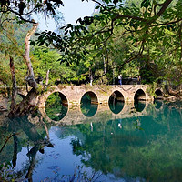 错峰旅游好去处：荔波小七孔