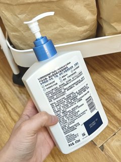 《救命！我好像误入了身体乳搓泥修罗场…但保湿强到离谱啊啊啊》