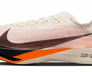 碳板加持！全新 Nike StreakFly 2 即将登场！