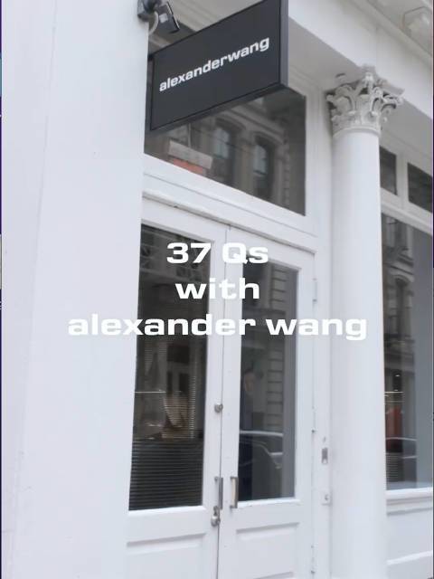 纽约SOHO「新」店加载完毕王大仁带你抢先体验Store Tour37个快问快答，曝光#alexanderwang#  新鲜事来玩吗？新店见欢迎提出你的第38问：_______？ alexanderw
