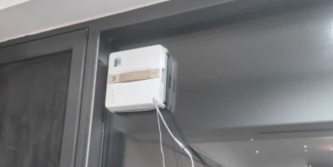 擦窗机器人