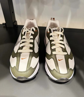 米白撞军绿，复古又时尚！耐克 AIR MAX DAWN 运动鞋