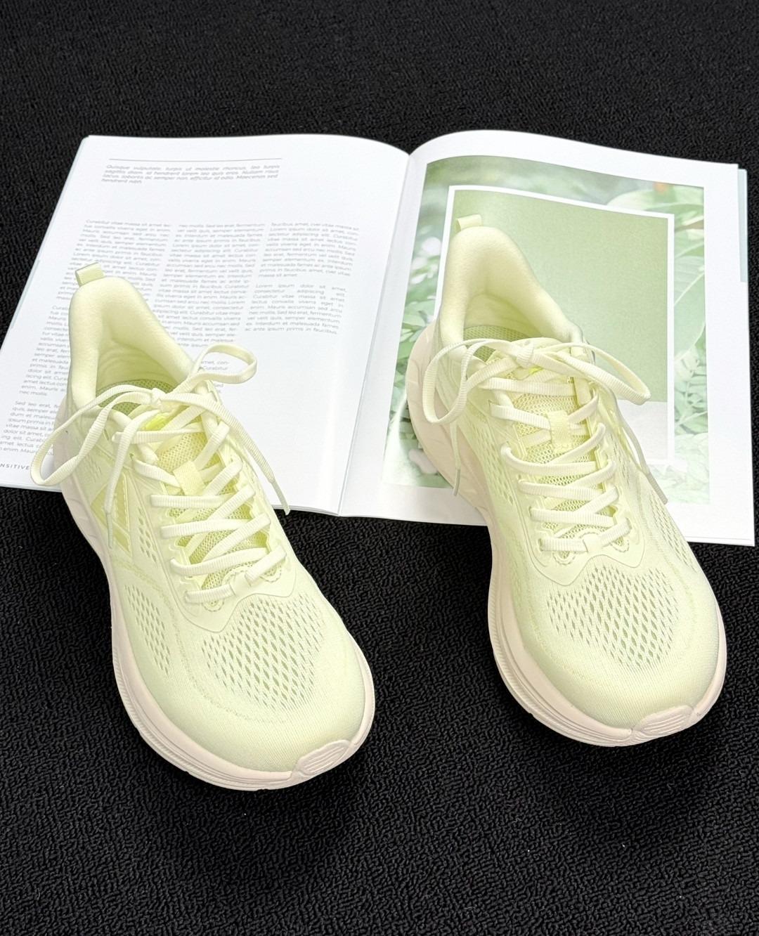 淡黄小清新运动鞋