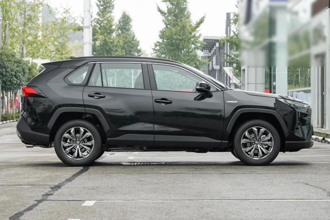 选择丰田RAV4荣放油电混合车的六大好理由