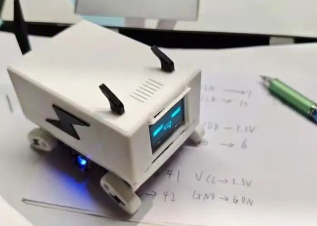 太酷了！158元stm32电子小狗桌宠，语音控制做各种动作