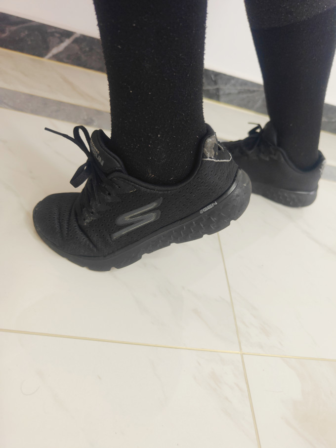 斯凯奇跑鞋