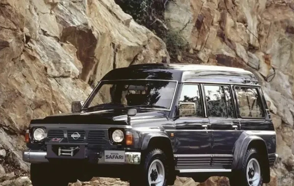 日产/NISSAN 80年代到90年代suv宣传画