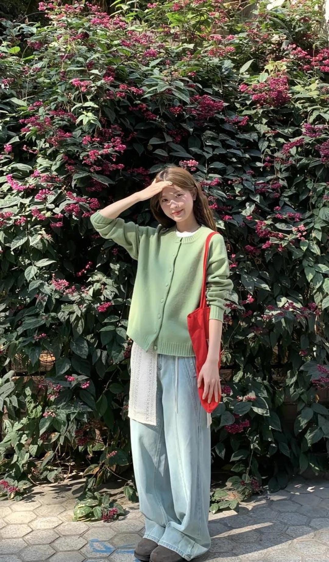 早春少女感穿搭指南:色彩活力与多样风格完美结合