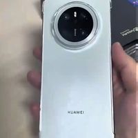 华为Mate 70 —— 智能新高度，红枫原色，云杉绿尽显雅致