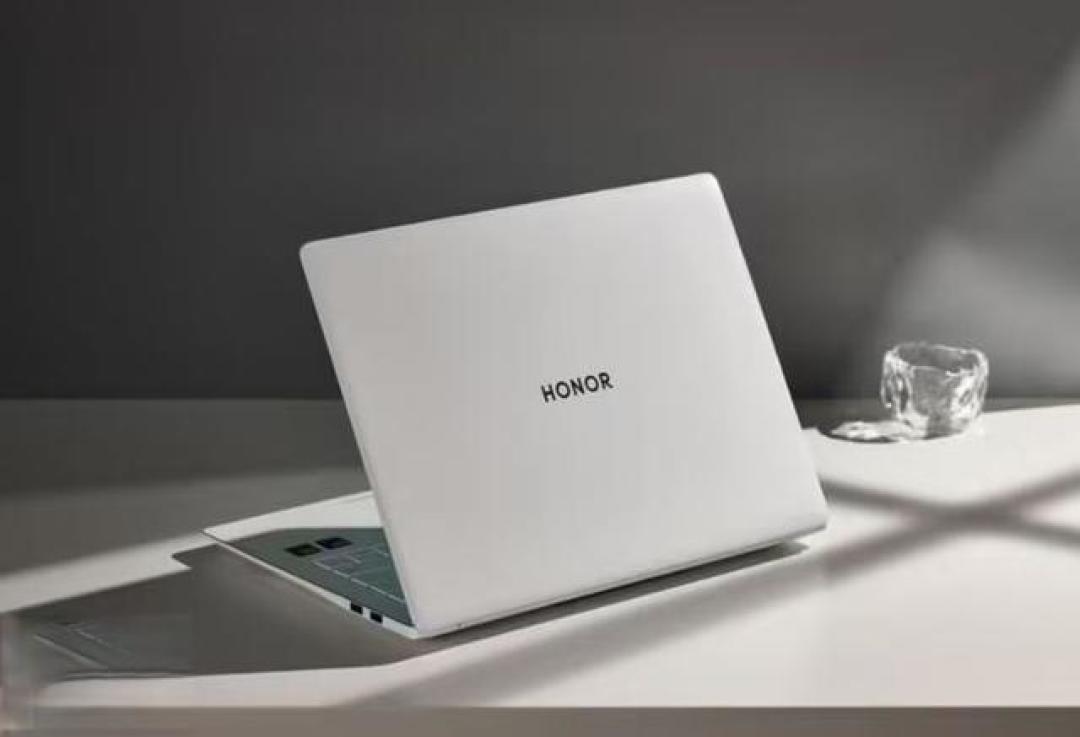 荣耀MagicBook Pro 14发布：AI加持，续航性能双突破