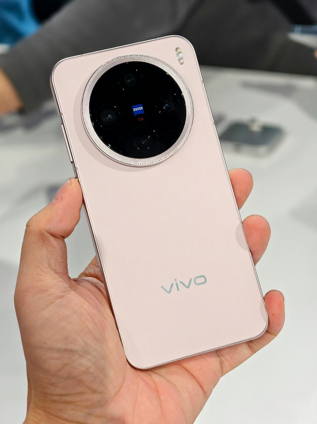 小巧强悍！vivo X200 Pro mini