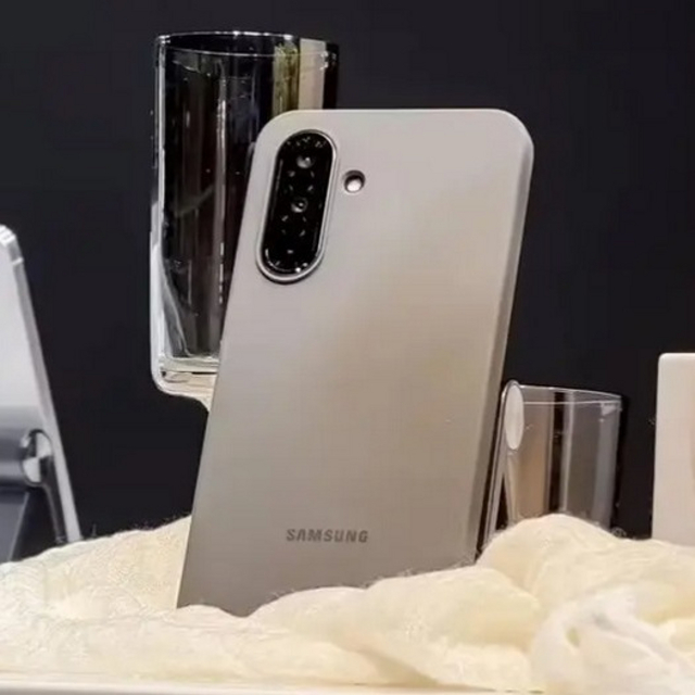 MWC丨三星还发布 Galaxy A36/A26，骁龙/Exynos处理器、也有 AI 功能 