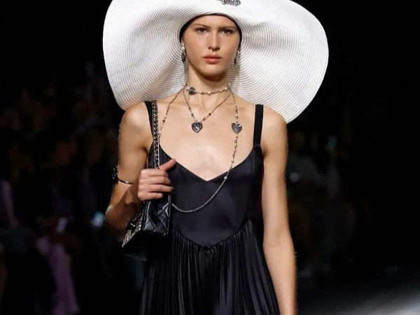 Chanel 香奈儿2024/2025秋冬高级成衣系列时装秀2