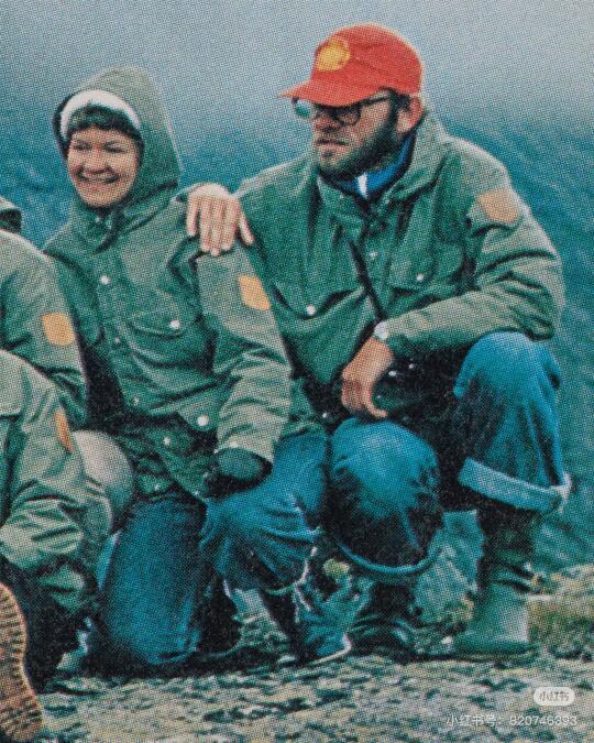 一件夹克的50年历史
格陵兰岛，以其广袤的冰川和艰难的地形，成为了一支斯堪的纳维亚登山者和研究人员的目的地，他们带着Fjällräven瑞典北极狐的背包和帐篷出发。
Greenland夹克目前已拥有半