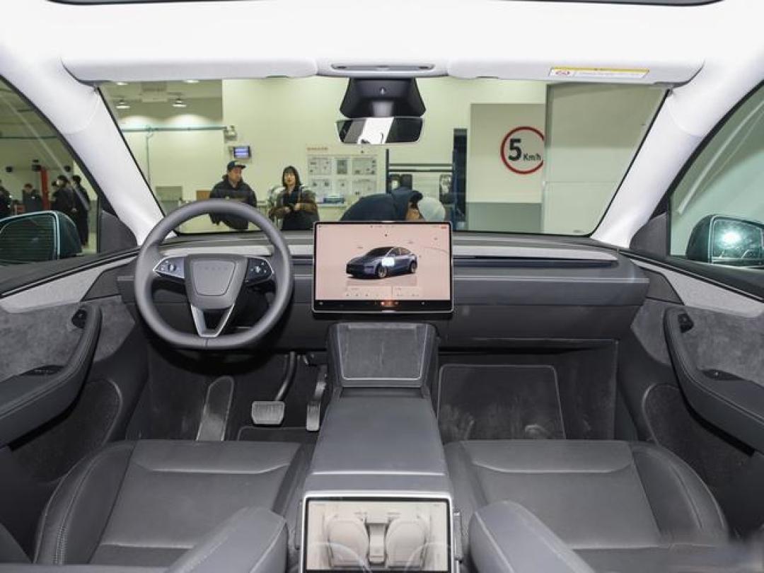 2025年特斯拉Model Y全面升级:外观、续航、内饰和智能驾驶解析