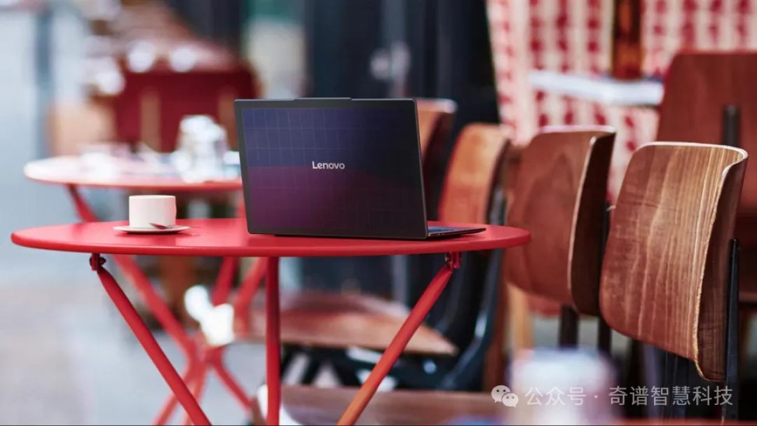 MWC2025：联想大秀概念新品，太阳能充电与可折叠屏