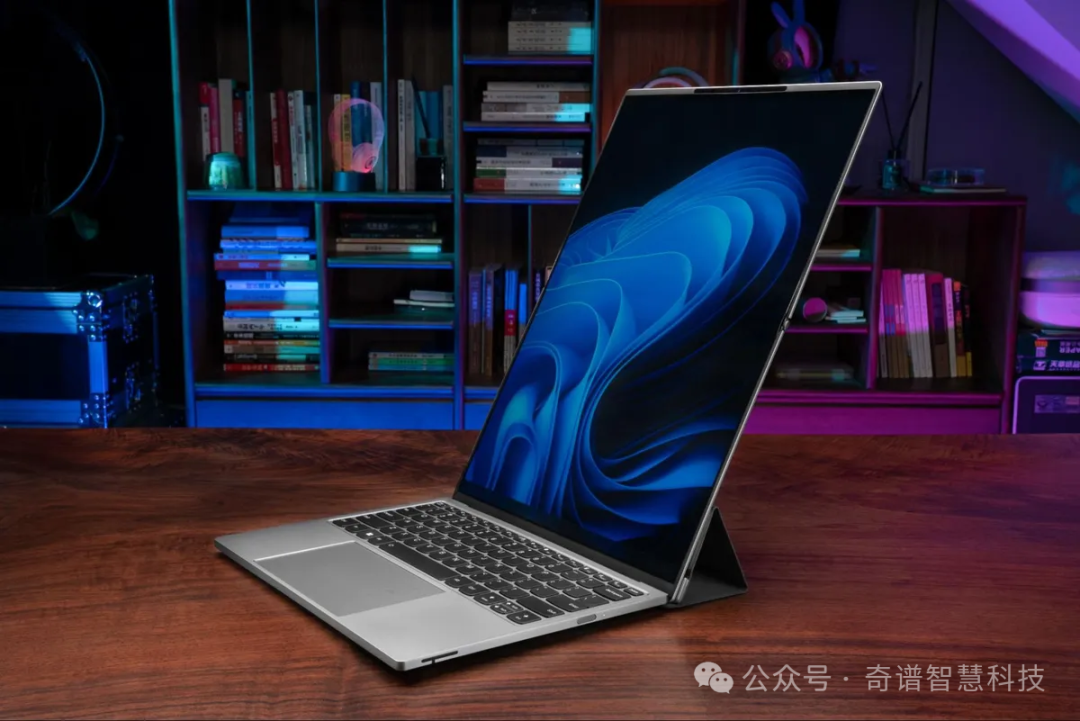 MWC2025：联想大秀概念新品，太阳能充电与可折叠屏