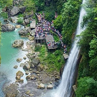 错峰出游好去处：湖北恩施，春日秘境里的人间仙境