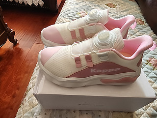 Kappa Kids卡帕新款魔术扣运动鞋，颜值与舒适并存！👟💕