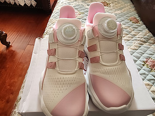 Kappa Kids卡帕新款魔术扣运动鞋，颜值与舒适并存！👟💕