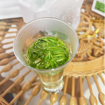 网上买的500元一斤的2025新茶雀舌，大家觉得值不值