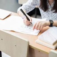 2025考研国家线大降，考生机遇与挑战并存