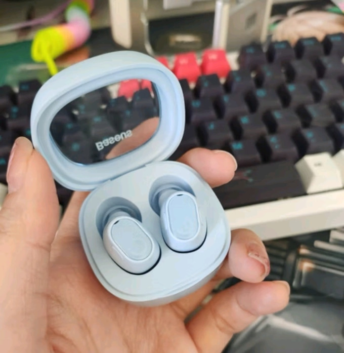 倍思蓝牙耳机