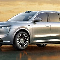 官宣 4 月上市！号称全能车王的问界 M8 定位“家庭智慧旗舰 SUV”