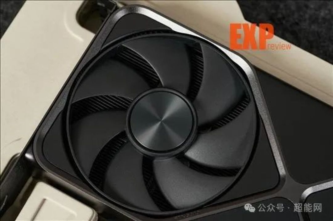 GeForce RTX 5070显卡天梯榜首发评测:起售价下探,胜在更全能