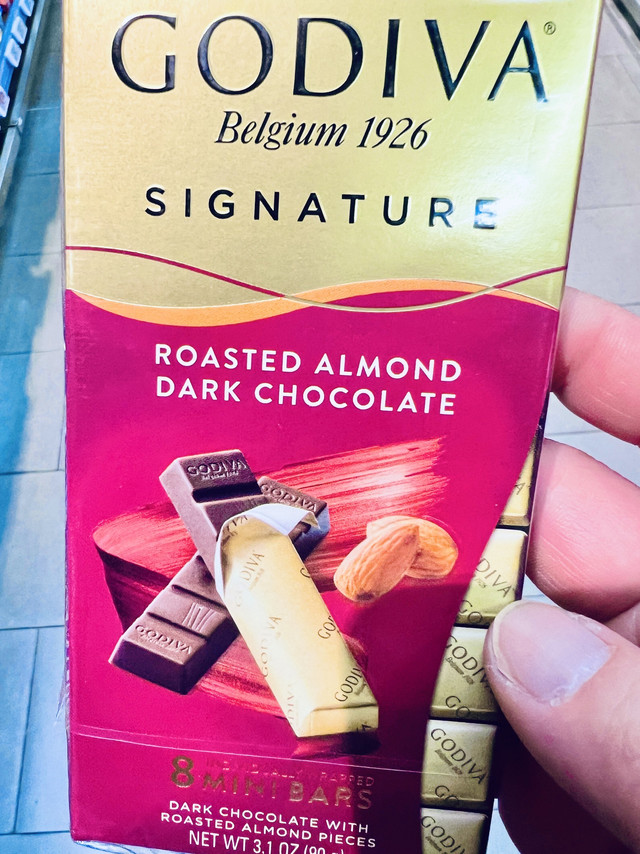 颜值价格在线的歌帝梵扁桃仁黑巧克力！