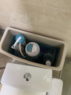 10元一吨的水费省起来  感觉干净水冲厕所好可惜