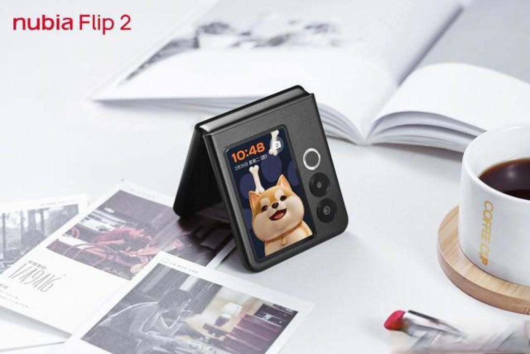 努比亚Flip 2的AI魔法:翻译神器+职场开挂,折叠屏还能这么玩?