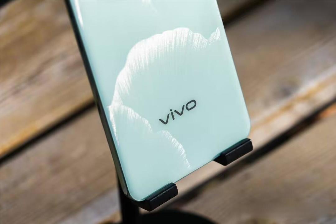 高性能抗摔神器:vivo Y300i将于3月14日登场
