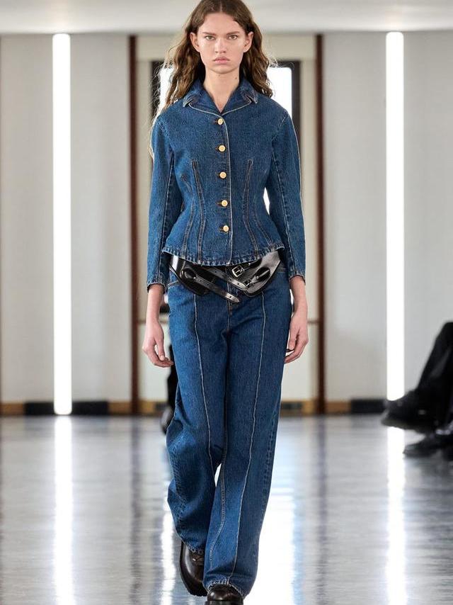 Bally 2025秋冬系列 “Leistung Aufführung” 形现自然 × 型构先锋