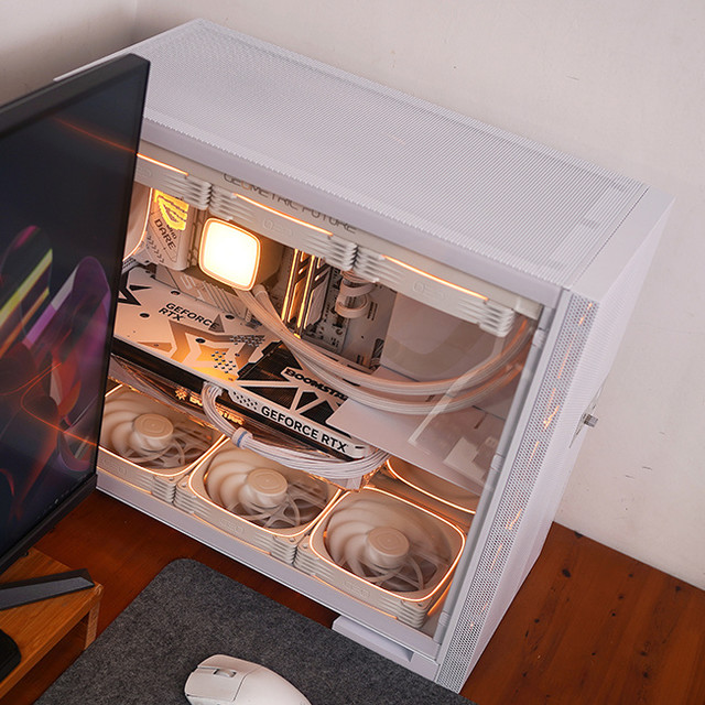 ROG X870-A+RTX 4070TIS+R9 9900X+几何未来 M5 铁扇装机展示
