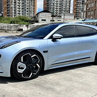 极氪 007GT 与竞品相比的优势主要体现在以下几个方面