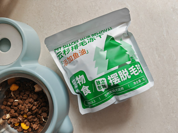 云杉排毛冻干家中猫咪还是很喜欢吃的