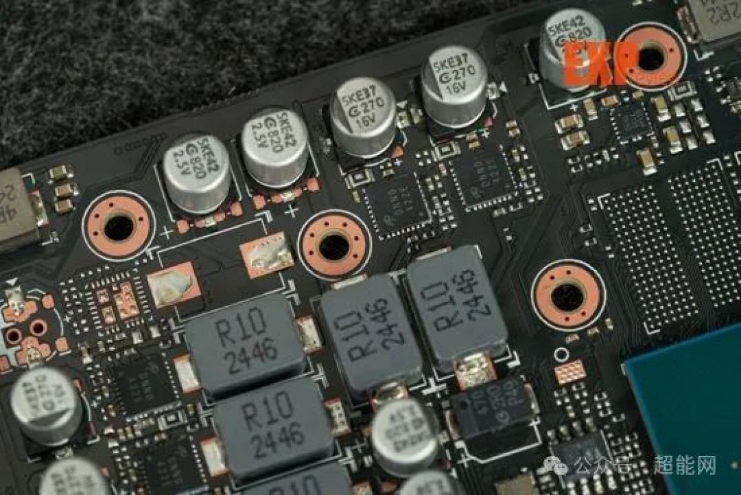技嘉GeForce RTX 5070 GAMING OC 12G显卡评测:机甲战士抵达主流战场