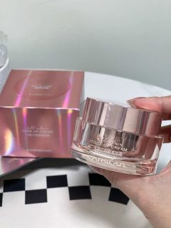 美妆心头好！卡姿兰素颜霜，打造自然裸妆的秘密武器