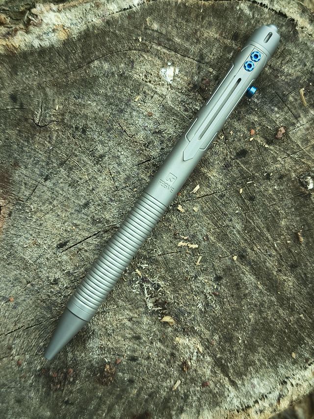 费戈领袖战术笔：文武双全的硬核“保镖”