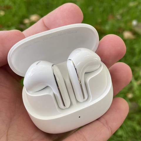 小米Buds 5 真无线耳机评测：苹果 AirPods 4 降噪版的替代品？