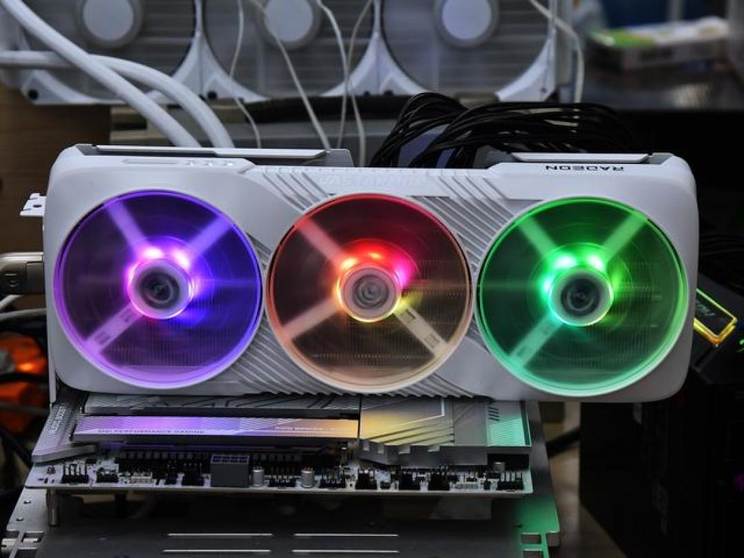 撼讯RX 9070 XT红魔显卡实测:3GHz狂飙下的散热与性能博弈