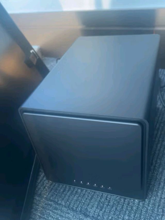 绿联私有云DX4600：32T大容量四盘位NAS网络存储解决方案