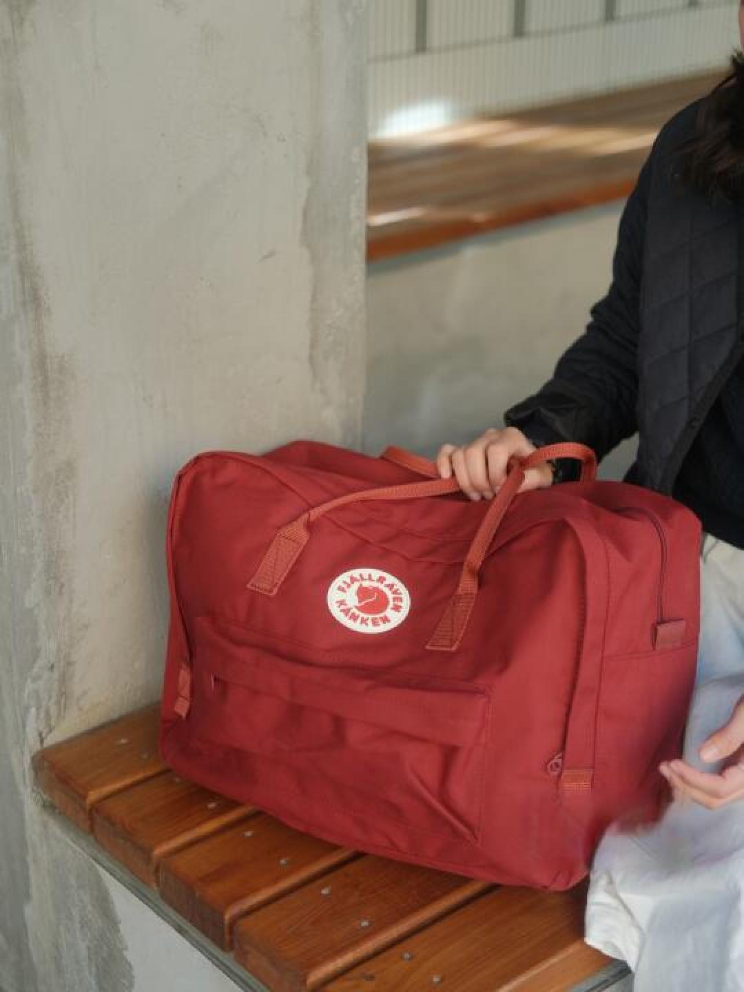 都市人都在背的万能包!北极狐30L旅行包如何用三段式设计征服全场景?