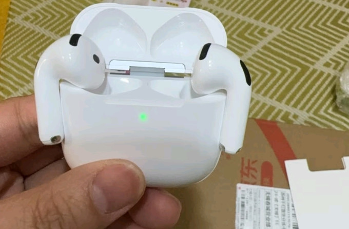 苹果蓝牙耳机