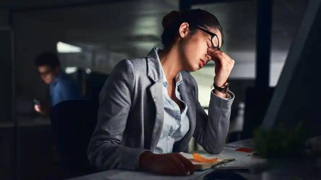 年轻胃癌暴增80%!女性更危险,熬夜竟是元凶?这些习惯快自查