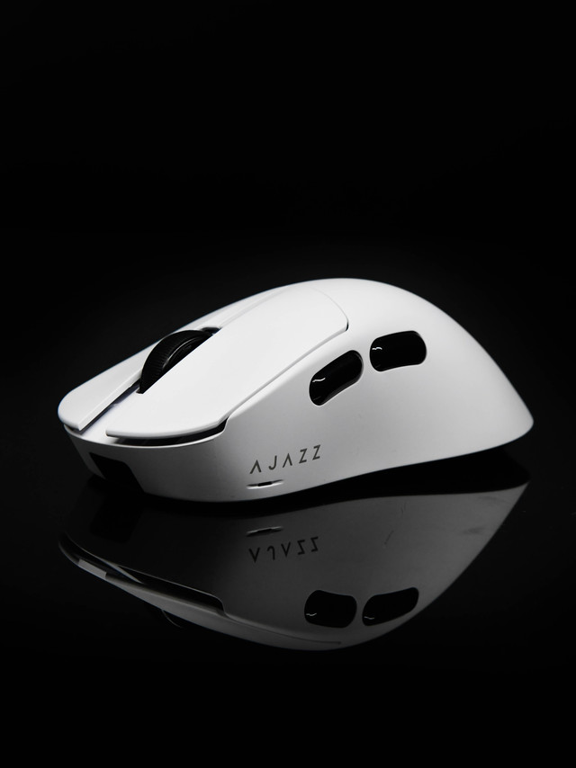 #黑爵AJ179V2右手型三模轻量化鼠标# 我是小爵我同意大家都用这个造型别致的人体工学鼠标