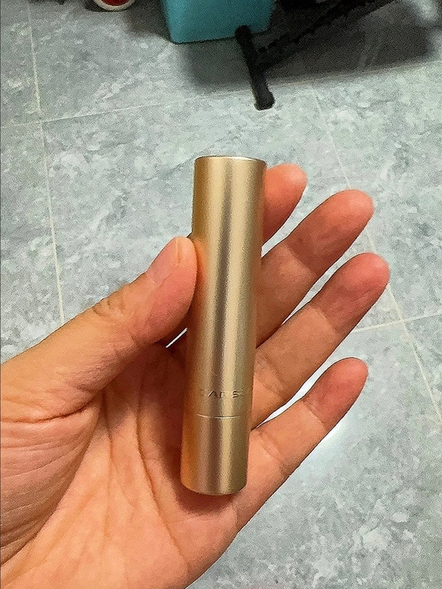 卡姿兰小金管，精致女孩的显白密码！